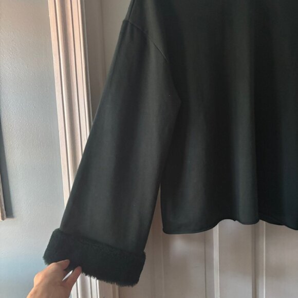 Zara Trafaluc Hunter Green Wide Long Sleeve Top Faux Fur Cuff Size S - Picture 10 of 11